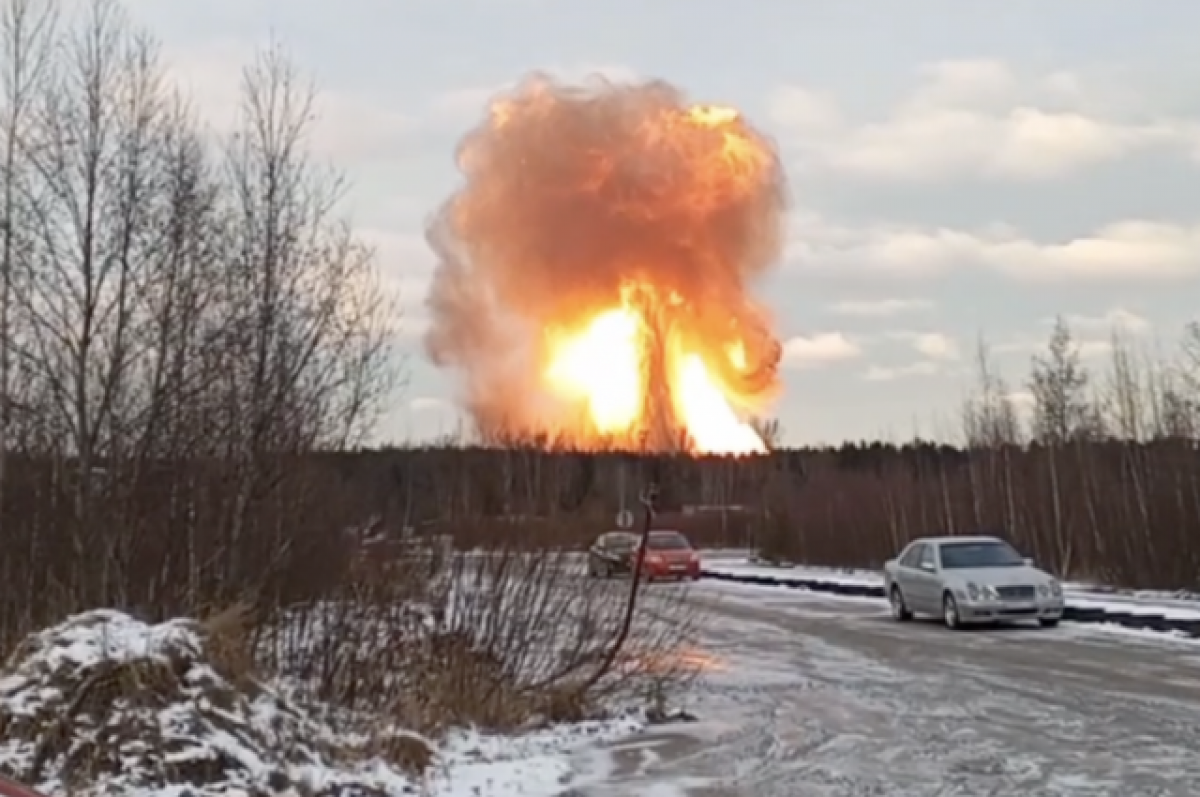 Горящий газопровод. Взрыв газопровода в Ленинградской области. Пожар во Всеволожске сегодня.