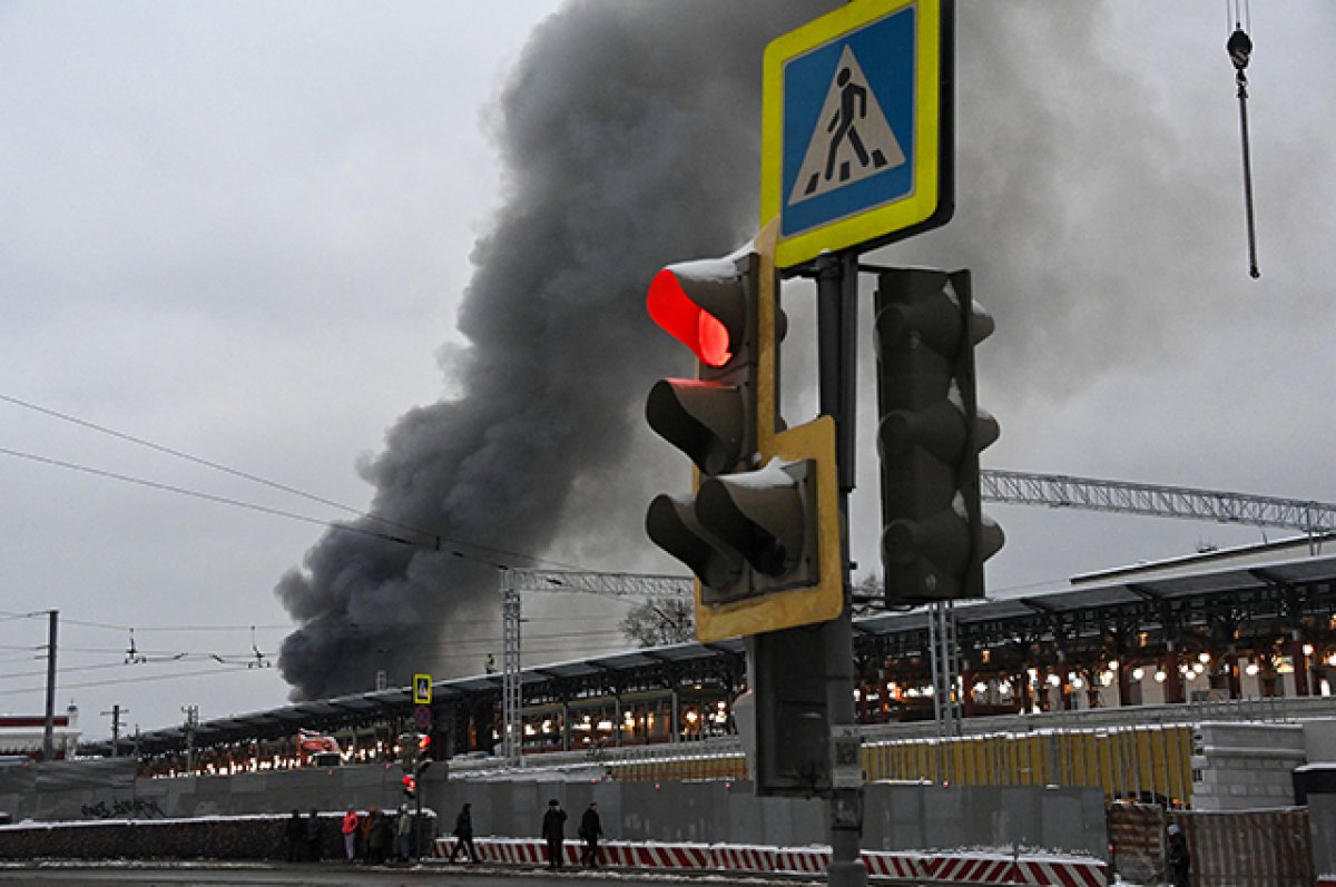 Пожар на площади трех вокзалов в Москве: фото, видео, причины возгорания