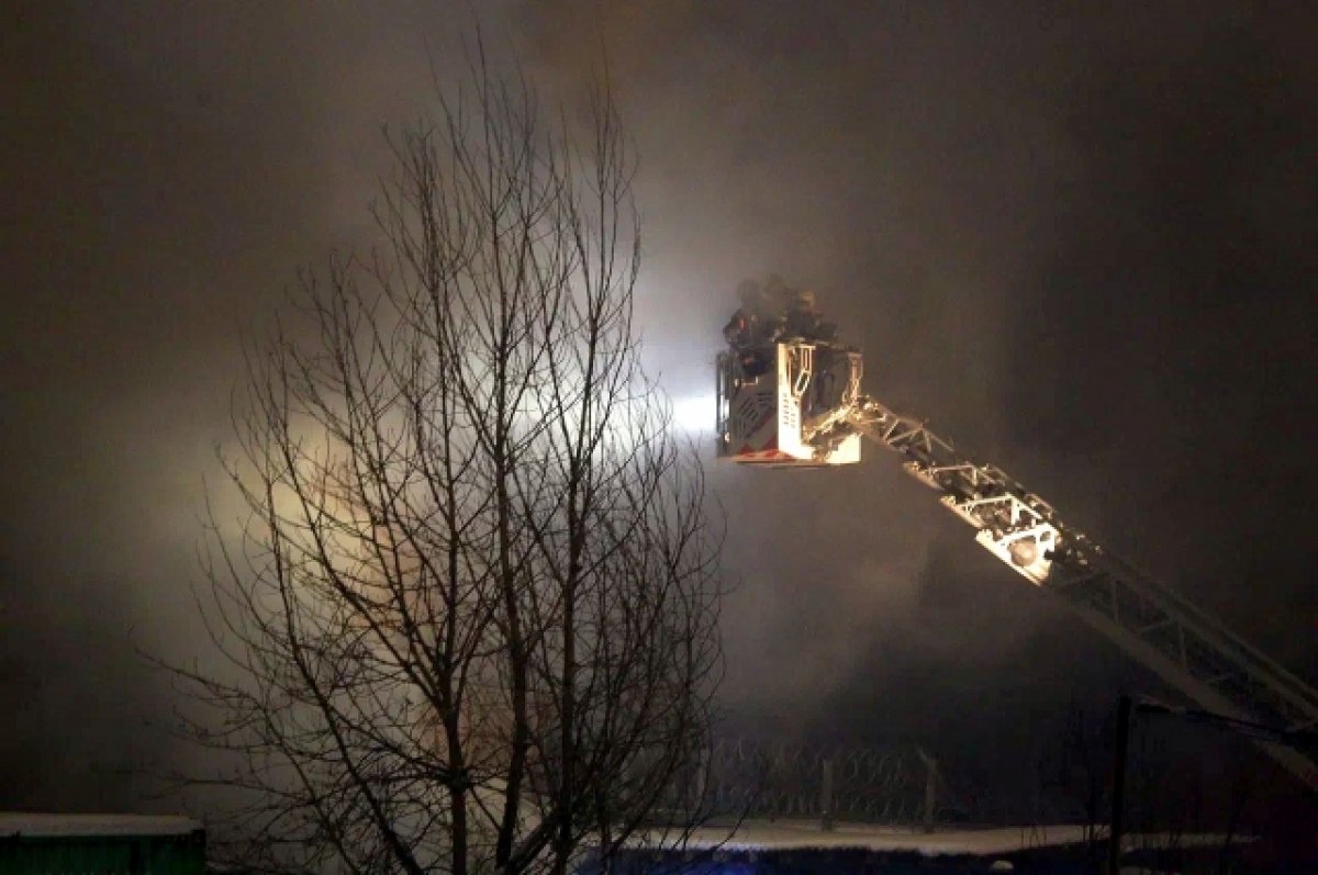 Пожар на складе в центре Москвы ликвидирован полностью