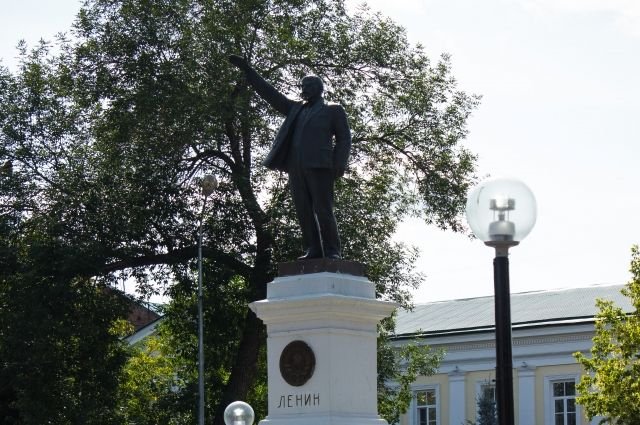 Коммунисты Оренбурга не согласны отдать место Ильича под памятник Шатунову.