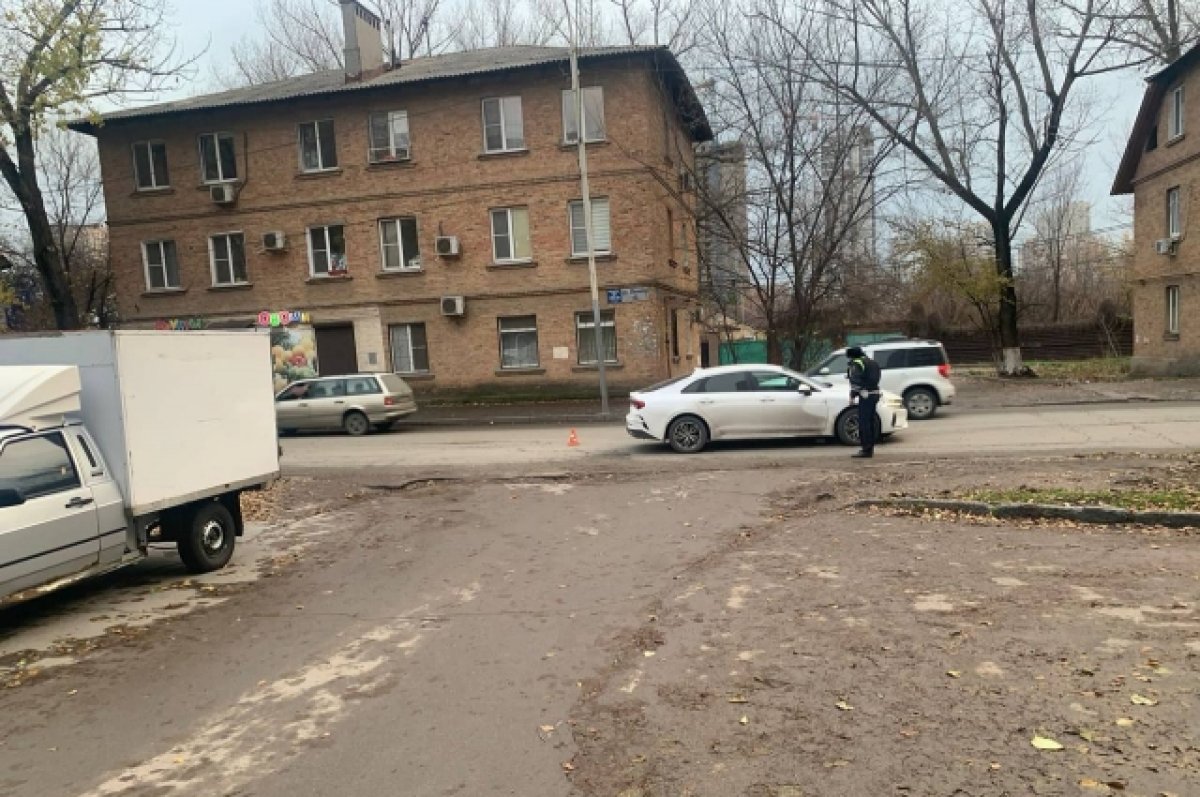 В Ростове перебегавшего улицу подростка сбила иномарка