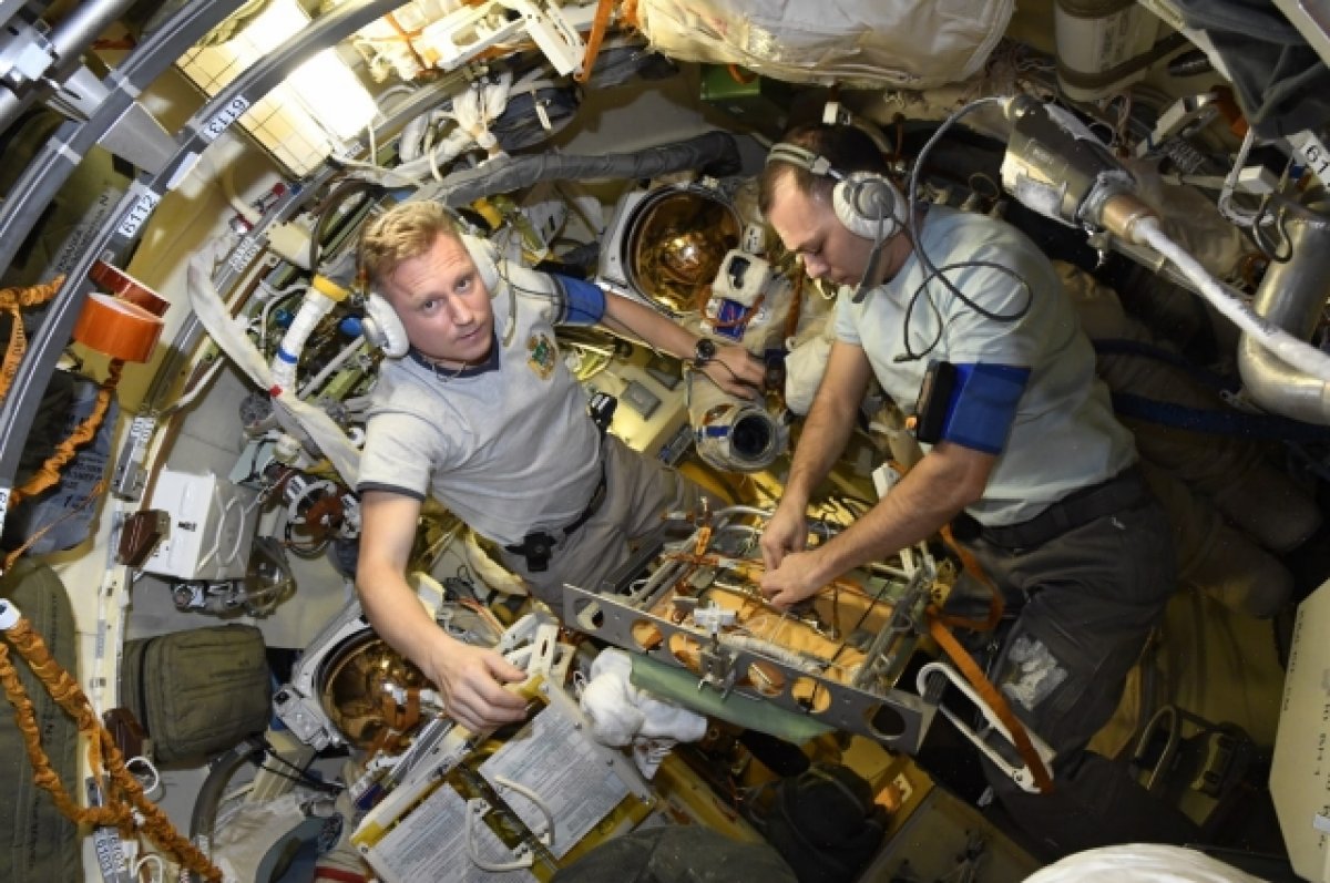 Космонавты Прокопьев и Петелин в пятницу выйдут в открытый космос