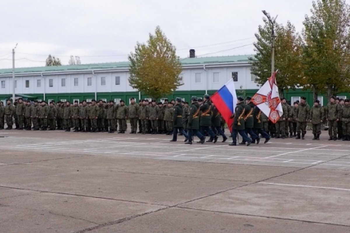 Под Волгоградом проводили на полигоны ЮВО новую группу новобранцев | АиФ  Волгоград