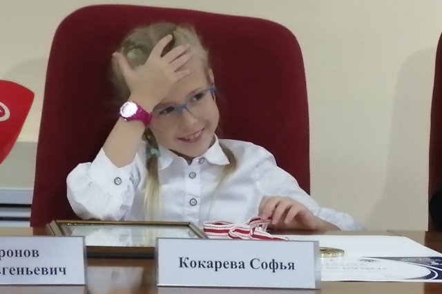 В свои 8 лет Софья - чемпионка России и Европы. И мечтает стать гроссмейстером, как папа.