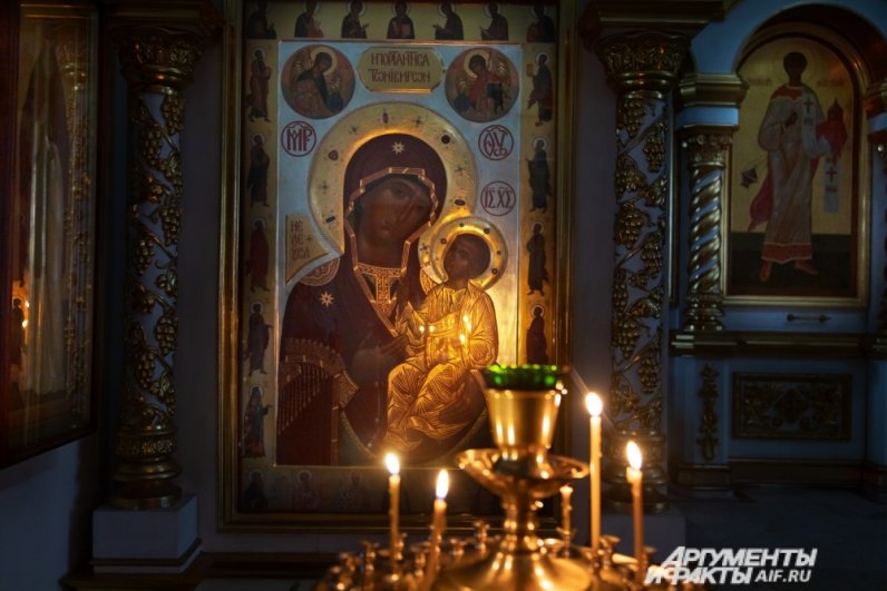 Иконописная мастерская при Свято-Троицком Стефановом мужском монастыре.