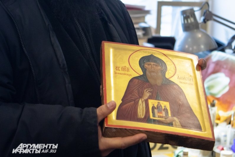 Иконописная мастерская при Свято-Троицком Стефановом мужском монастыре.