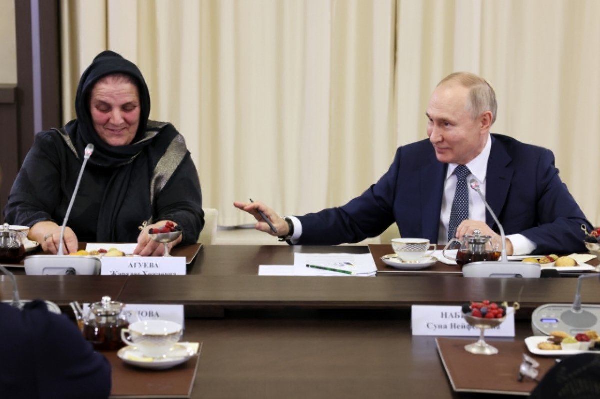 Кадыров поблагодарил мать чеченских бойцов за речь на встрече с Путиным