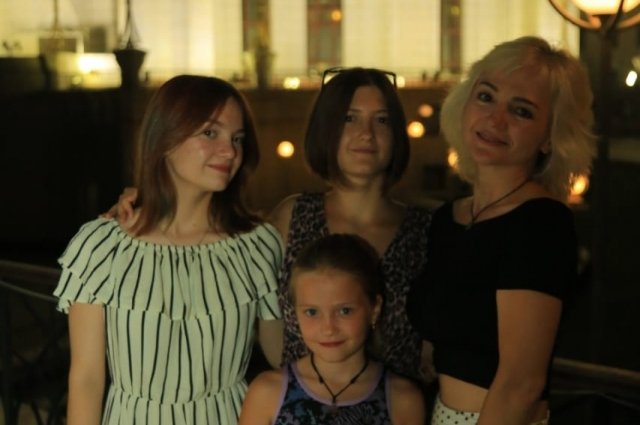 Мария Дубовицкая с дочерьми