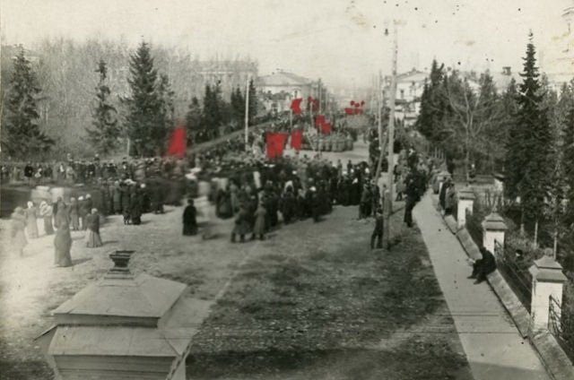 Митинг большевиков в Пензе в 1917 году.