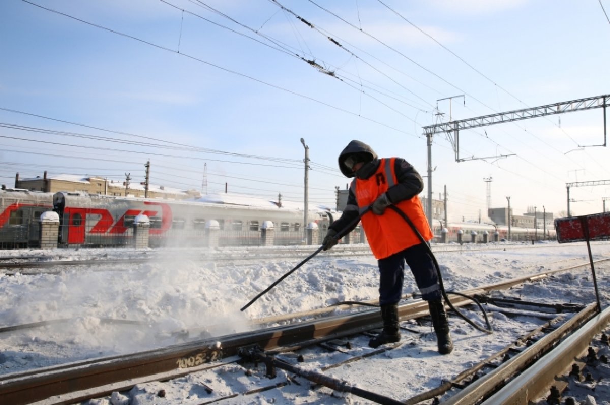 Железнодорожники Кузбасса вывезли 66 тыс. кубометров снега с начала зимы |  АиФ Кузбасс