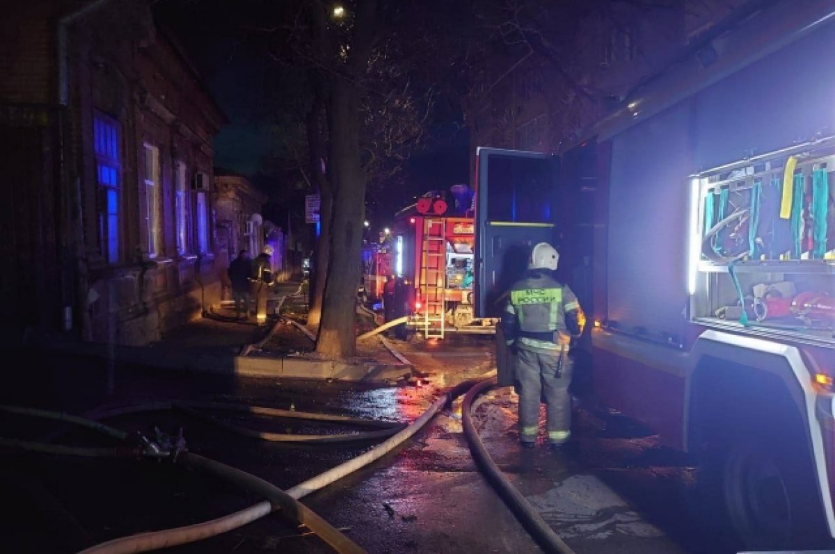 В Ростове утром потушили пожар повышенной сложности
