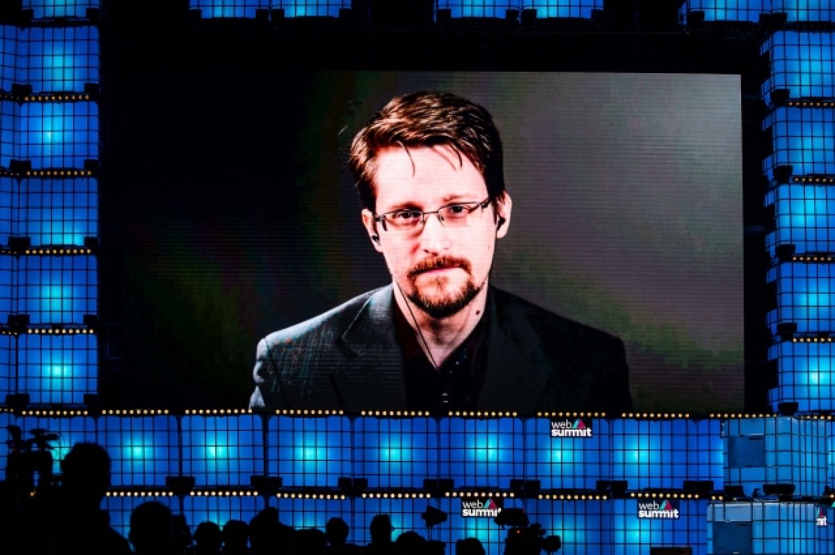 Сноуден будет жить в Москве после получения российского гражданства