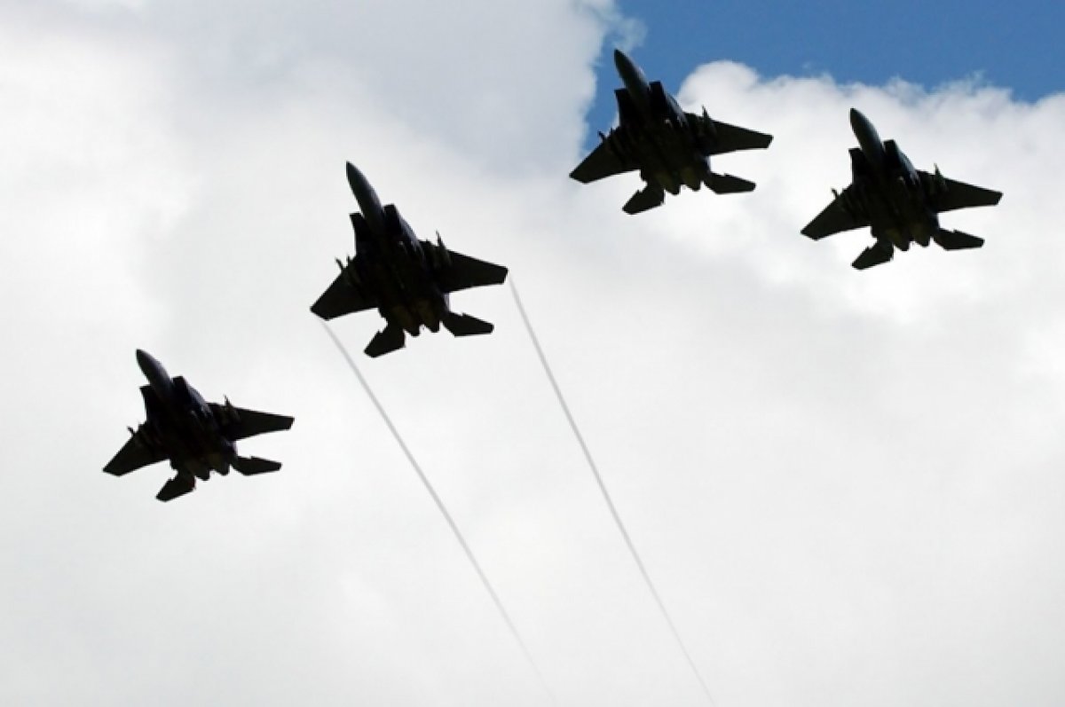 США перебросили в Польшу звено истребителей F-15