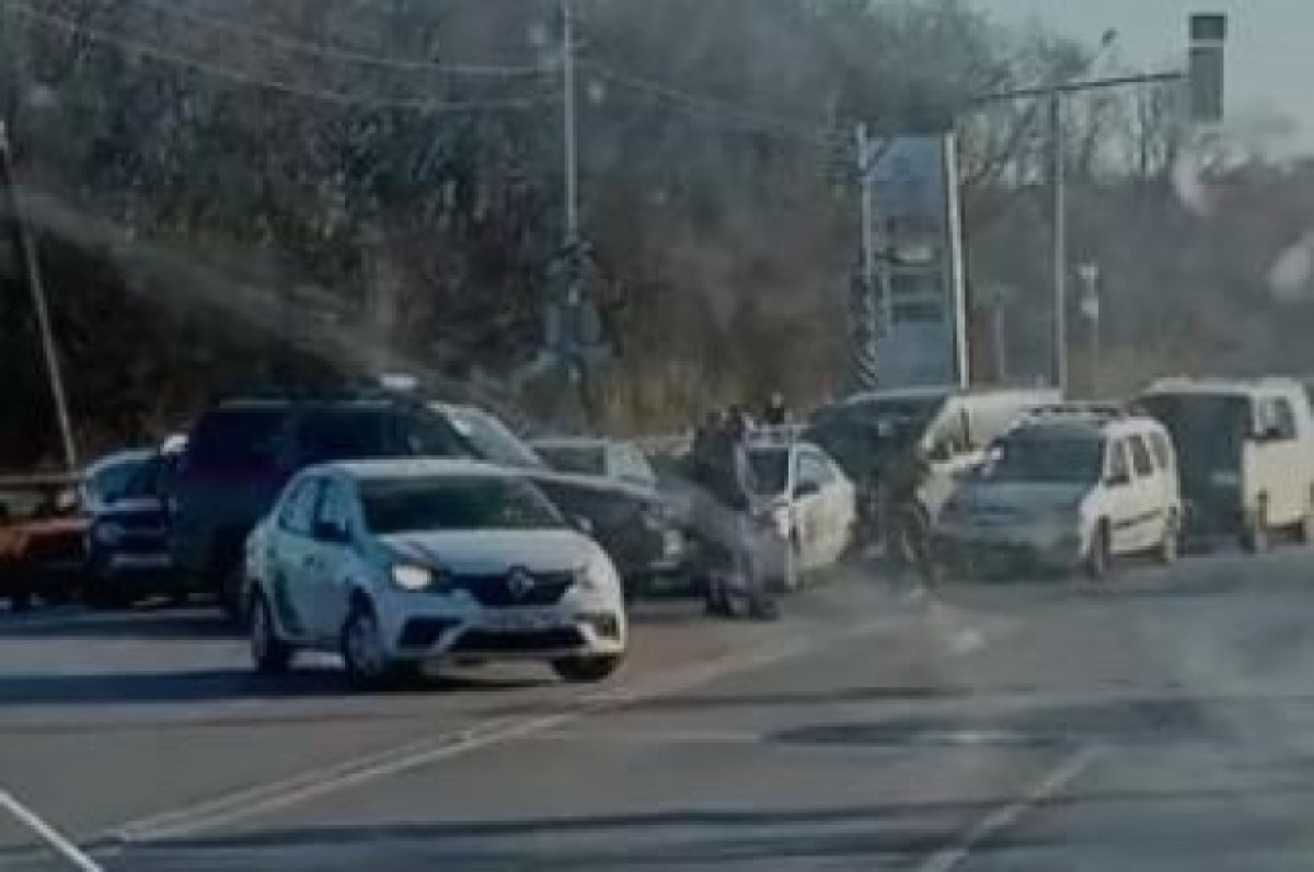 Из-за поиска стрелявшего мужчины в Новошахтинске образовались пробки