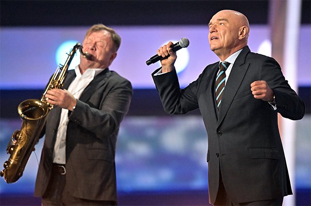 Музыкант Игорь Бутман и певец Сергей Мазаев.