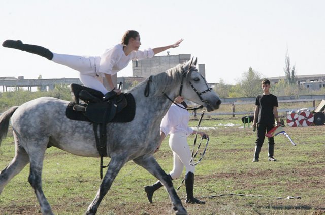 На Константиновском фестивале юные казаки продемонстрировали своё мастерство.
