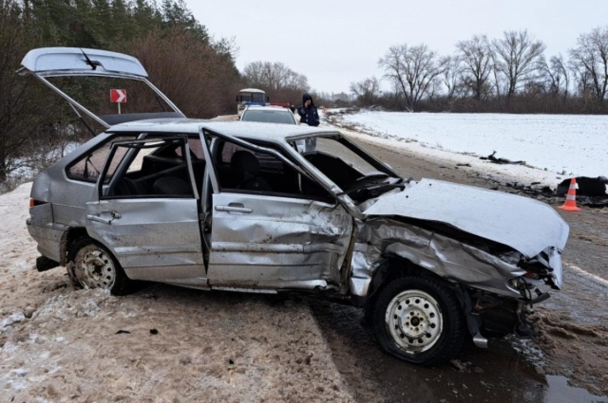 Под Воронежем ВАЗ врезался в KIA: пострадали три человека | АиФ Воронеж