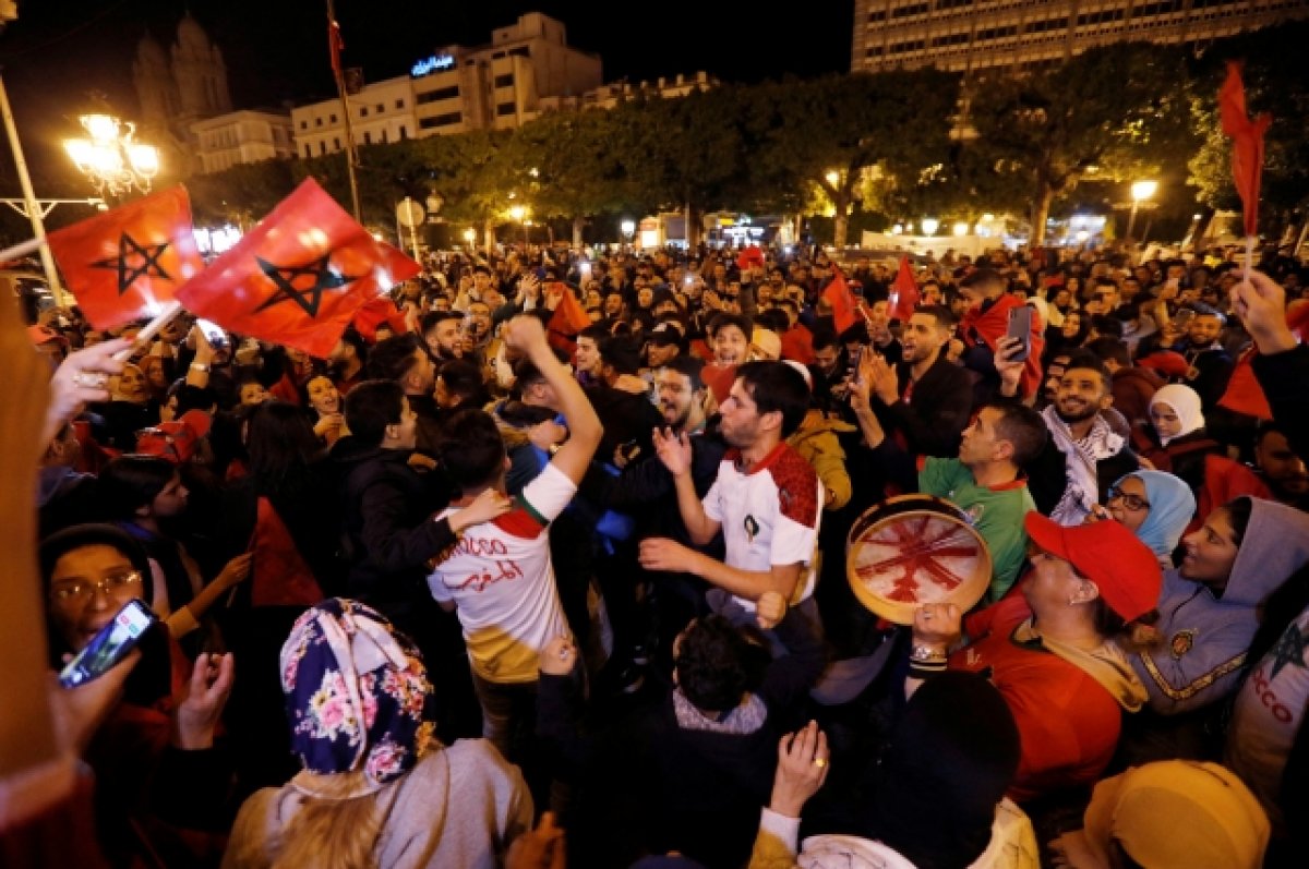 Тысячи марокканцев вышли на улицы Дохи праздновать выход сборной в 1/2 ЧМ