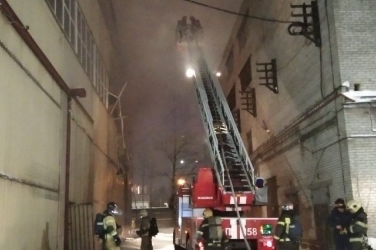 Пожар в здании на территории завода «Звезда» локализован
