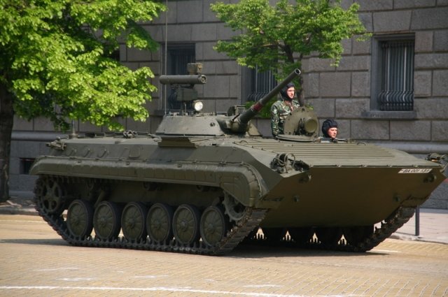 Боевая машина пехоты БМП-1.