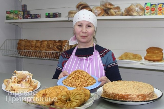 Многодетная матерь Лиана Хамитова открыла пекарню в посёлке Междуречье Тарского района.