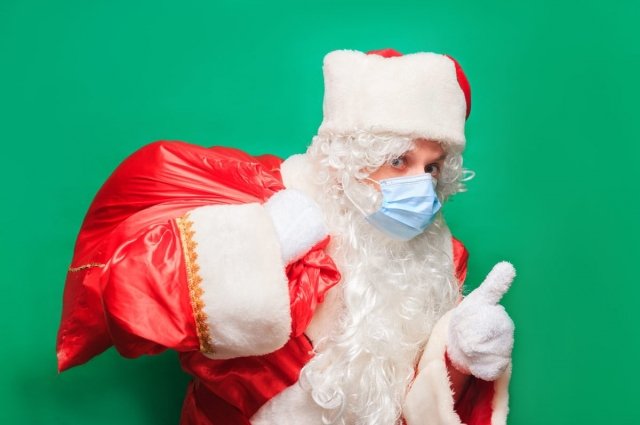 Дед Мороз поддерживает медиков: «Чтобы встретить Новый год по всем законам жанра, придётся соблюдать меры безопасности».
