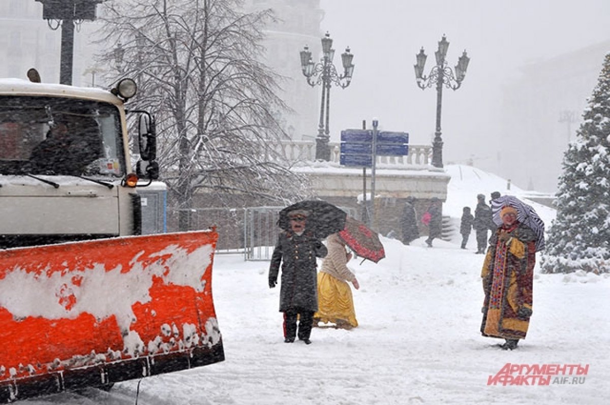 Москвичей предупредили о снегопаде и сильном ветре в четверг