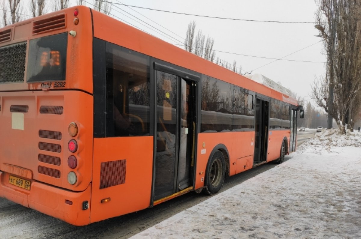 Мстительный водитель не выпускал пассажиров из автобуса в Нижнем Новгороде  | АиФ Нижний Новгород