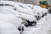 Похоже снег испугал многих жителей Южно-Сахалинска и они решили не ехать на машинах на работу.