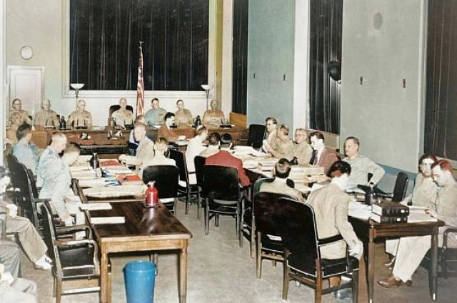 Суд над нацистскими диверсантами, участниками операции «Пасториус», Вашингтон, США, июль 1942 г. Раскрашенное фото. 