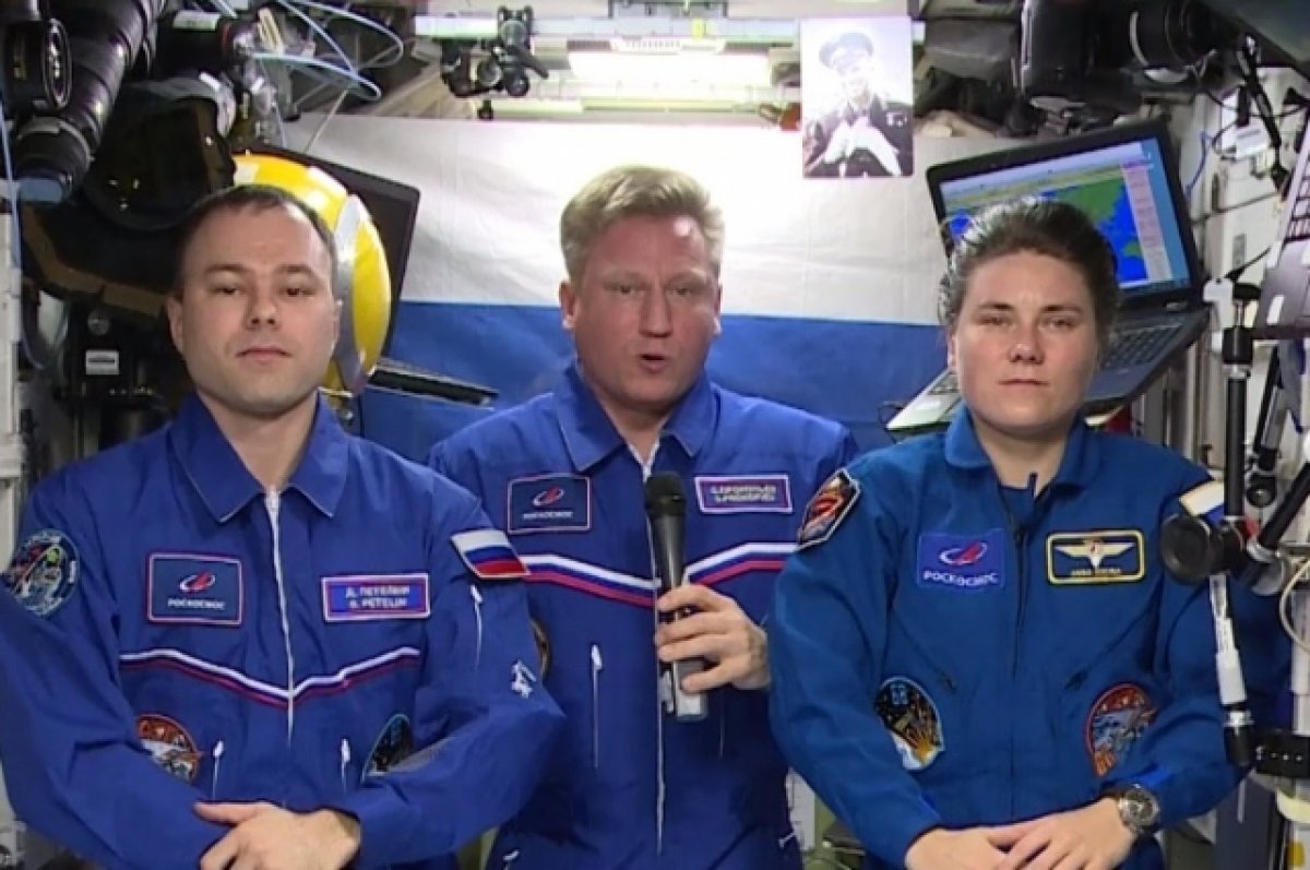 Экипаж МКС с орбиты поздравил военнослужащих РВСН
