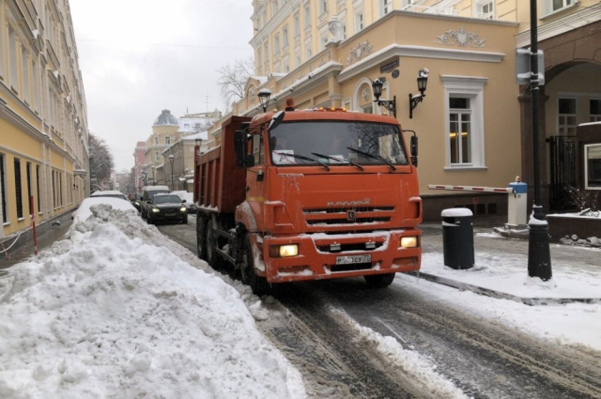 В Москве автомобилистов попросили пересесть на общественный транспорт