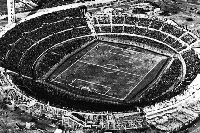 Фото стадиона Сентенарио в 1930 году.