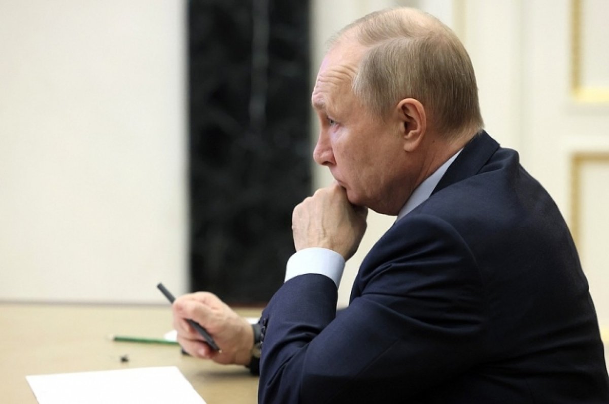 Путин поздравил представителей спецслужб с профессиональным праздником