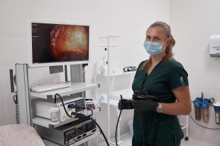Обнаружить рак кишечника на ранней стадии поможет колоноскопия.