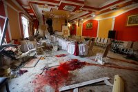 Последствия обстрела ресторана «Шеш-Беш» в Донецке, во время которого пострадал Дмитрий Рогозин