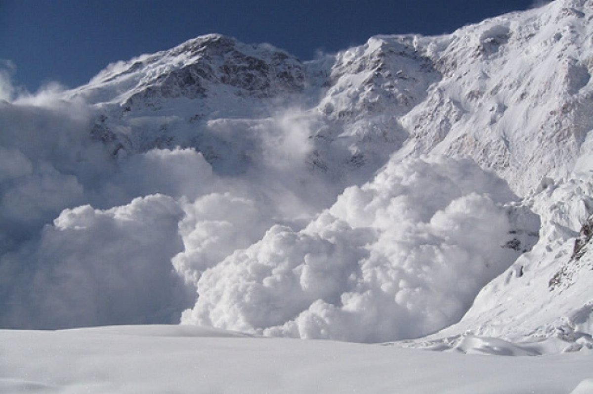 На горнолыжном курорте в Австрии после схода лавины пропали десять лыжников