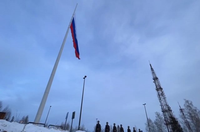 100-метровый флагшток в Красноярске.