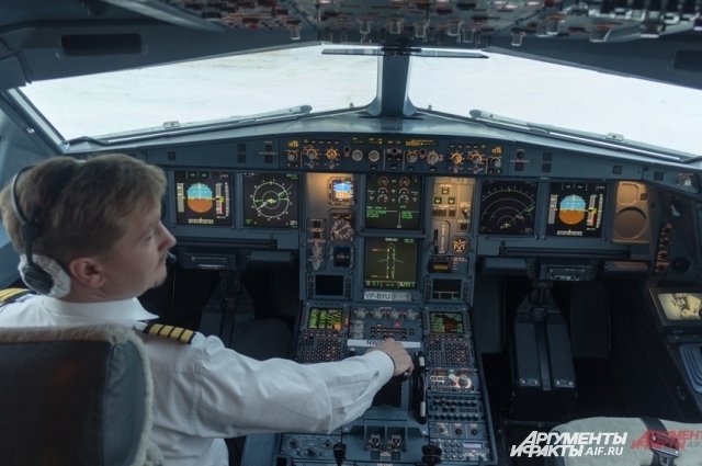 «Аэрофлот» хочет сократить количество членов экипажа в Ту-214. 