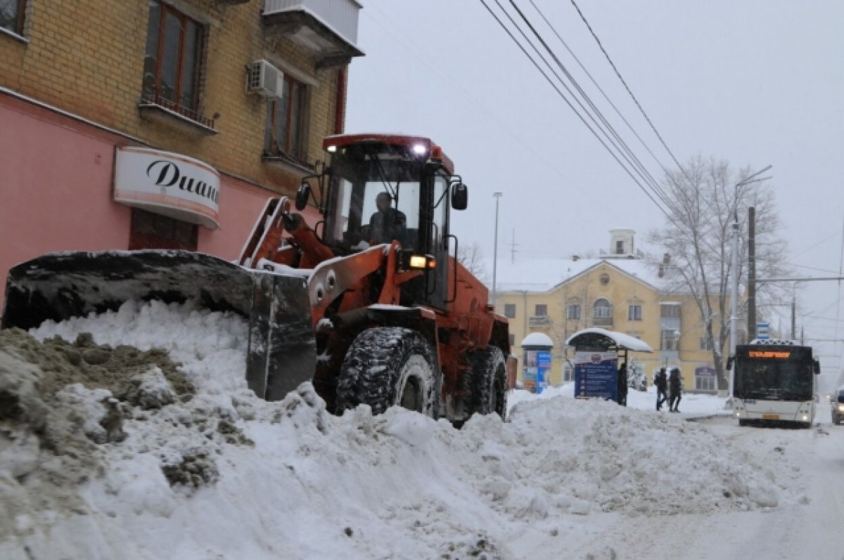 В Брянске не хватает людей для уборки снега