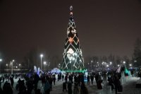 Все маршруты в новогоднюю ночь будут идти через остров Татышев, где расположена главная городская ёлка.