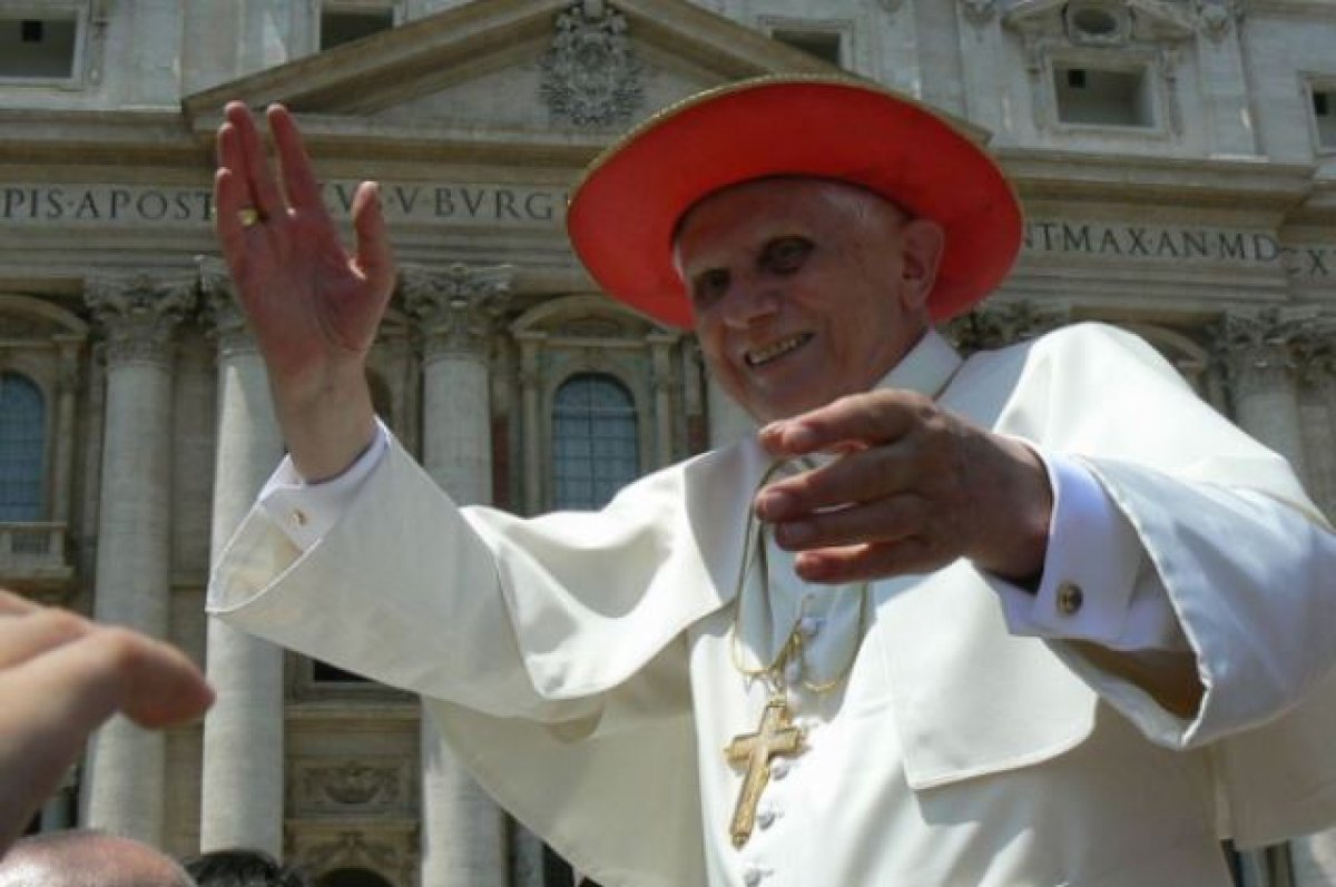 Скончался почетный папа римский Бенедикт XVI