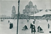 Центр Иркутска, каток на Тихвинской площади, начало XX века. Фото: