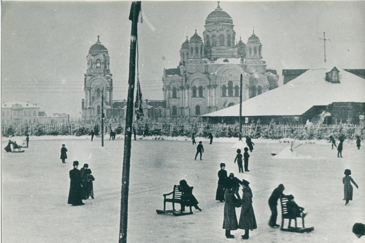 Тихвинская площадь Иркутск 19 век