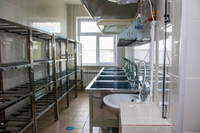 В Татарстане в 2023 году отремонтируют 143 пищеблока в учебных учреждениях республики. 
