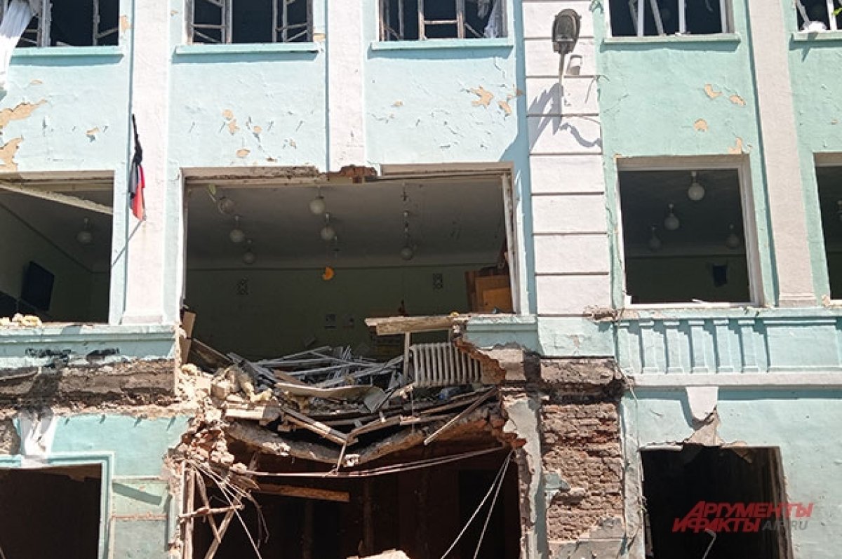 В результате обстрела ВСУ повреждено здание психбольницы в Донецке