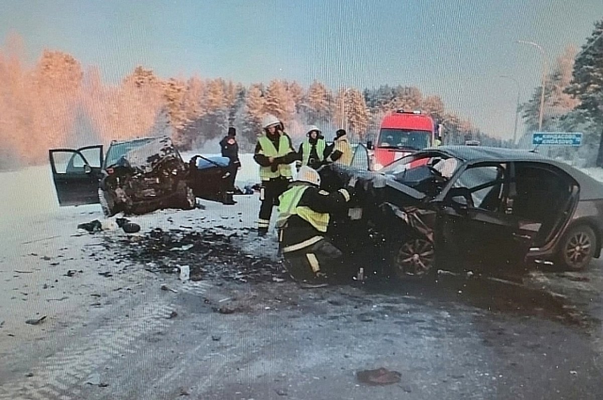 Автоавария лобовое столкновение