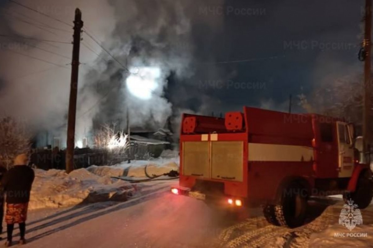 Два человека пострадали на пожаре в доме-памятнике в Санкт-Петербурге