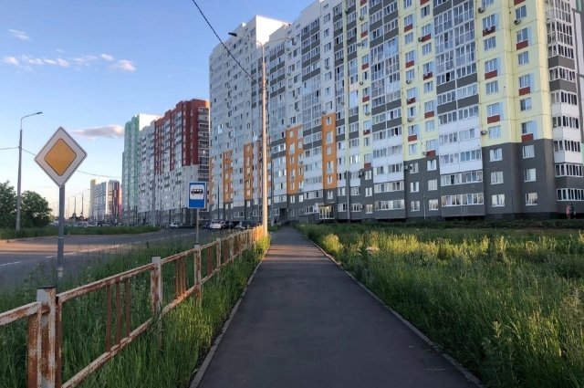 Улицу Бр. Хусаиновых в Оренбурге приведут в порядок до сентября.