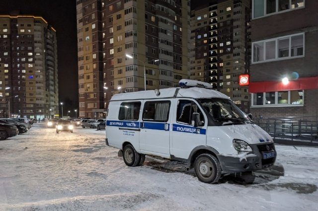 Сотрудники ППС на улице Ленинградская задержали подозреваемого в распространении наркотиков.